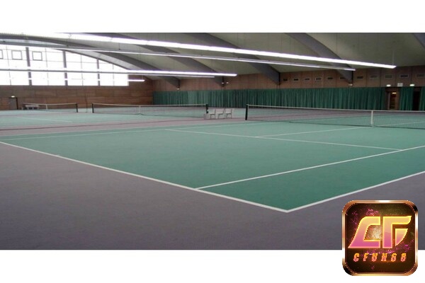 Thi đấu trong nhà cần sân tennis đạt đúng kích thước sân quần vợt