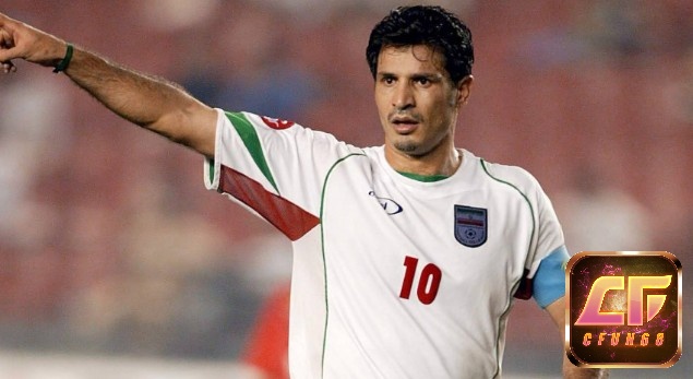 Ali Daei là huyền thoại bóng đá người Iran