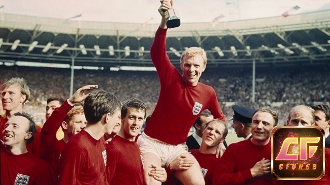 Bobby Moore là trung vệ dẫn dắt đội tuyển hay nhất World Cup