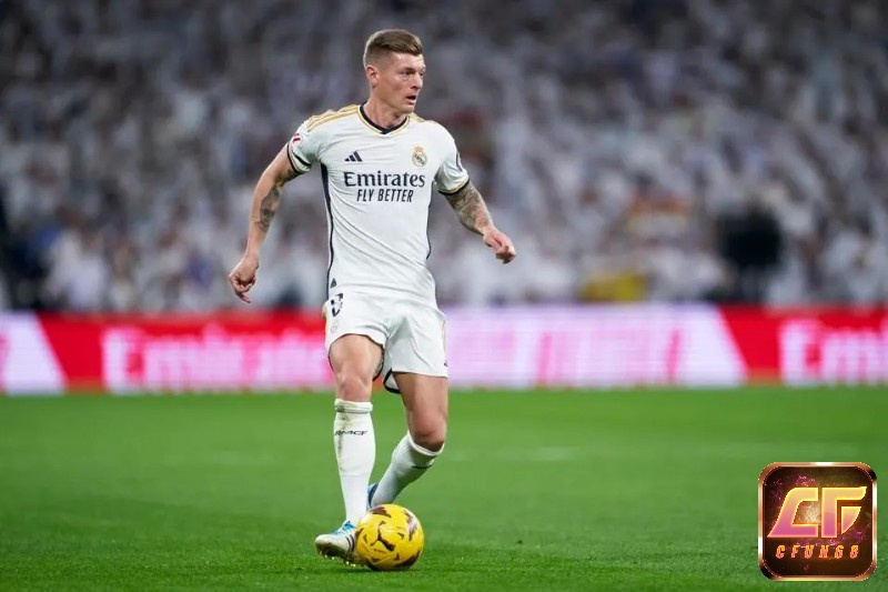 Toni Kroos cũng là một cái tên ấn tượng trong top tiền vệ hay nhất Laliga