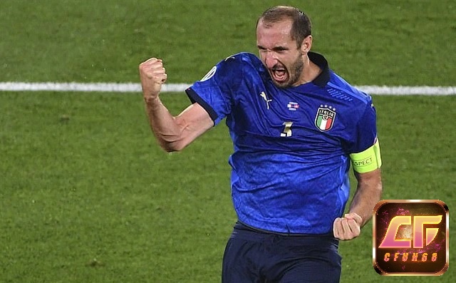 Giorgio Chiellini là cầu thủ tài ba và cũng góp mặt trong danh sách trung vệ hay nhất Euro