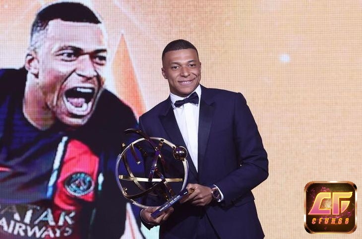 Mbappe trong lễ trao giải “Cầu thủ xuất sắc nhất nước Pháp"