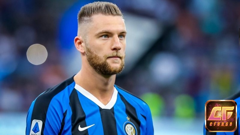 Trung vệ hay nhất Series A - Milan Skriniar có khả năng phòng ngự chắc chắn