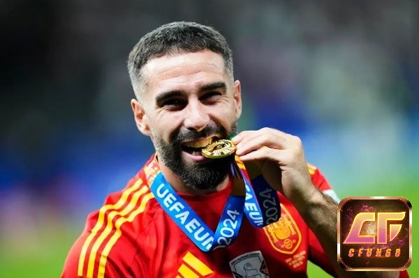 Carvajal đảm bảo chắc chắn cho hành lang cánh phải của La Furia Roja