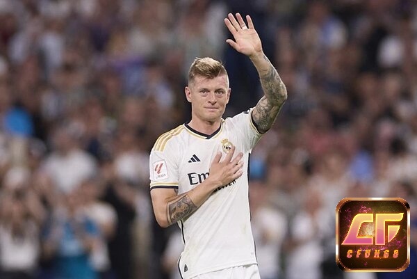 Tonis Kroos được đánh giá là tiền vệ hay nhất C1 mùa này